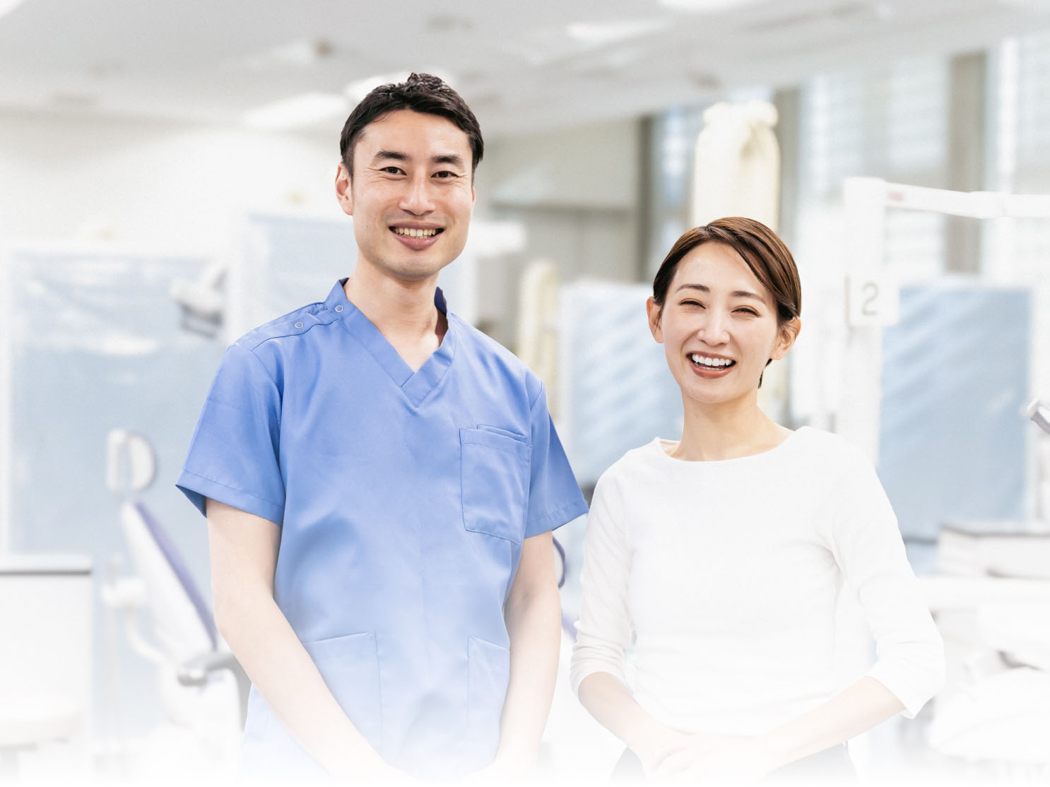男性歯科医と女性スタップ